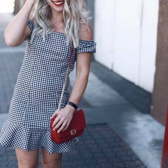 H&M Black + White Gingham Cold Shoulder Dress - Picture 4 of 15